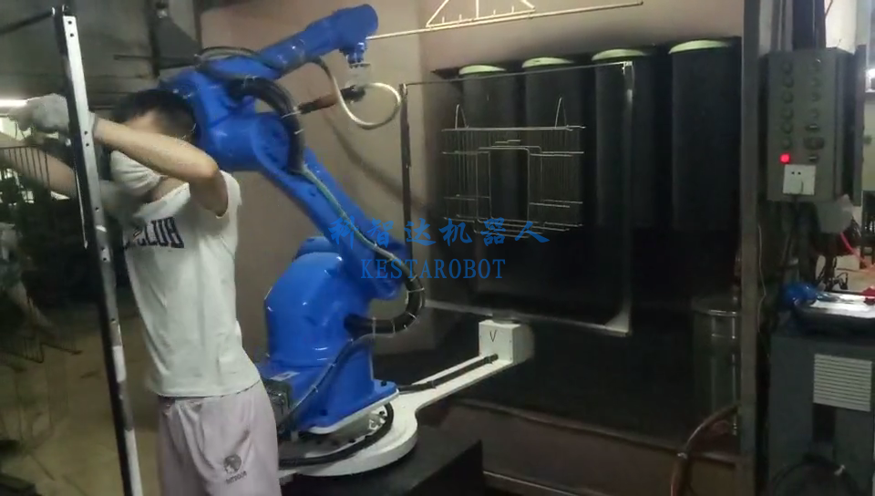 鳥籠噴粉機(jī)器人（雙工位轉(zhuǎn)臺(tái)噴涂機(jī)器人）(圖2)